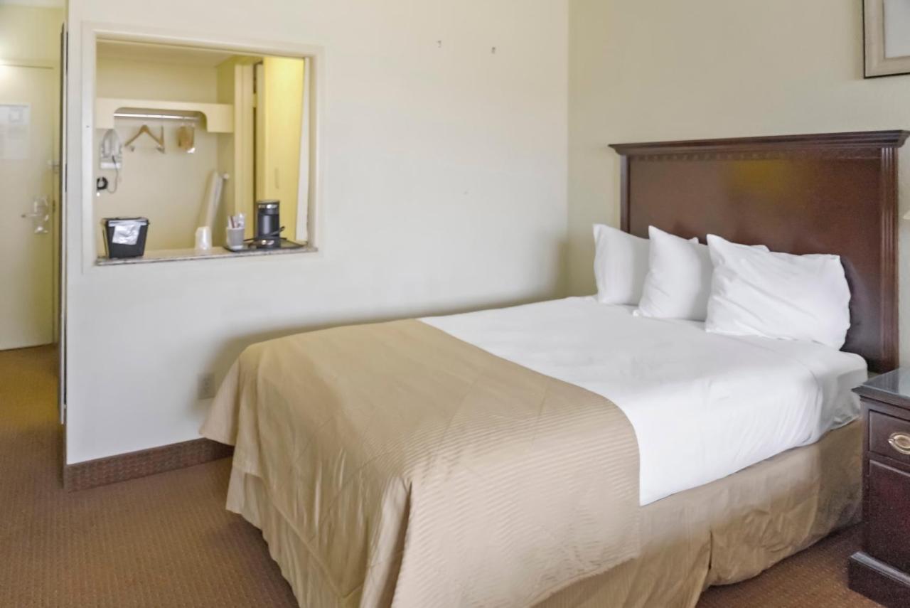 Economy Hotel Plus ウィチタ エクステリア 写真